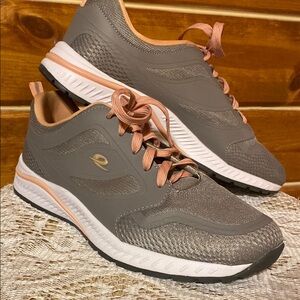 Women's Gray and Pink Easy Spirit Athletic Shoes size 11M